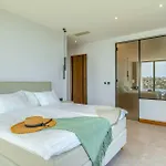Allina - Heated Pool, Rooftop Jacuzzi&sea Views Villa *