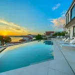 Allina - Heated Pool, Rooftop Jacuzzi&sea Views Villa *