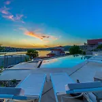 Allina - Heated Pool, Rooftop Jacuzzi&sea Views * Podglavica