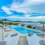 Allina - Heated Pool, Rooftop Jacuzzi&sea Views *