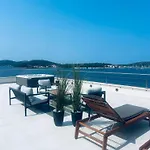 Allina - Heated Pool, Rooftop Jacuzzi&sea Views