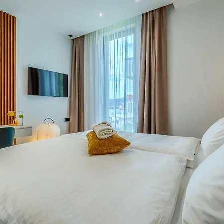 Allina - Heated Pool, Rooftop Jacuzzi & Sea Views *