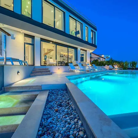 Villa Allina - Heated Pool, Rooftop Jacuzzi&sea Views *