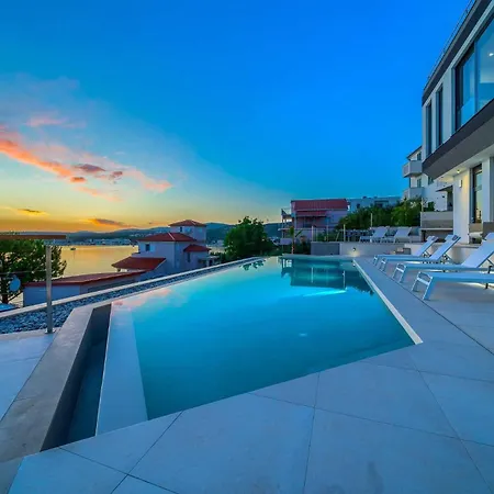 Allina - Heated Pool, Rooftop Jacuzzi & Sea Views * Podglavica