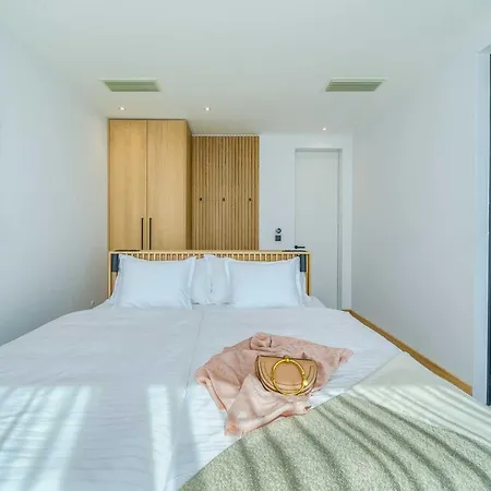 Allina - Heated Pool, Rooftop Jacuzzi & Sea Views Villa *