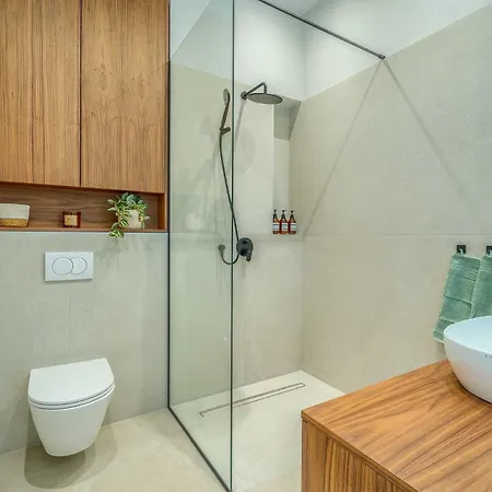 Villa Allina, 5-bedroom With Panoramic Views, Heated Pool *