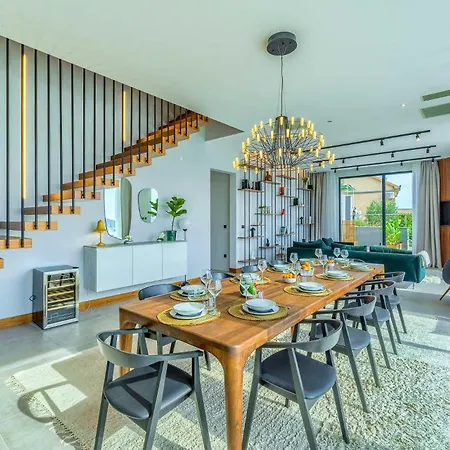 Allina - Heated Pool, Rooftop Jacuzzi & Sea Views *
