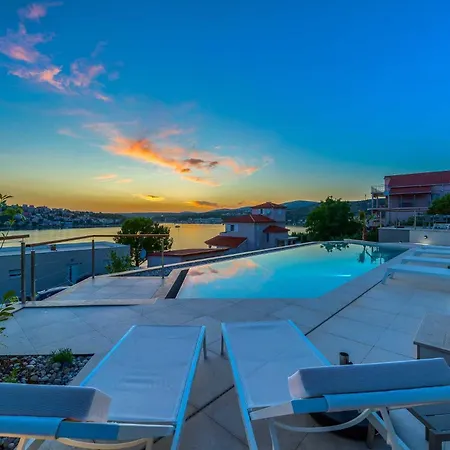 Allina - Heated Pool, Rooftop Jacuzzi & Sea Views * Podglavica