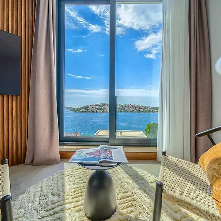 Allina - Heated Pool, Rooftop Jacuzzi & Sea Views Podglavica