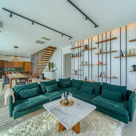 Allina - Heated Pool, Rooftop Jacuzzi & Sea Views