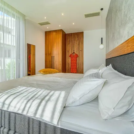 Allina - Heated Pool, Rooftop Jacuzzi & Sea Views Podglavica