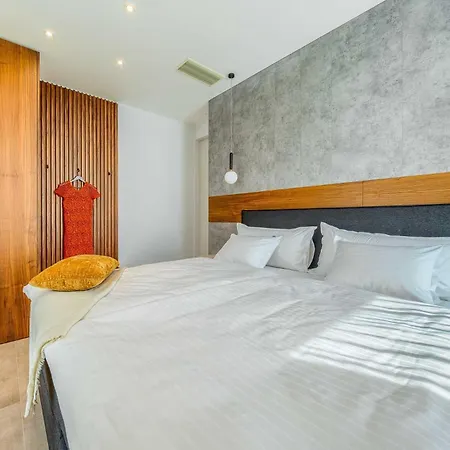 Allina, 5-bedroom With Panoramic Views, Heated Pool * Podglavica