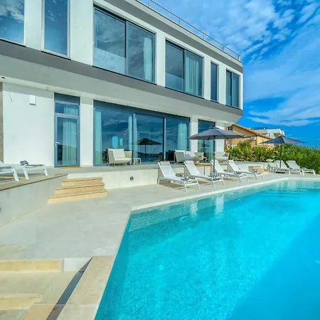 Allina - Heated Pool, Rooftop Jacuzzi&sea Views * Podglavica