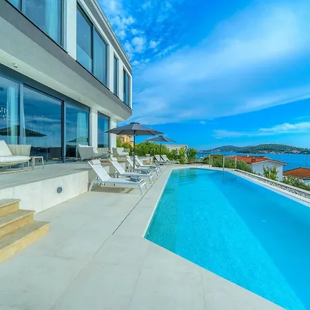 Allina - Heated Pool, Rooftop Jacuzzi&sea Views Villa *