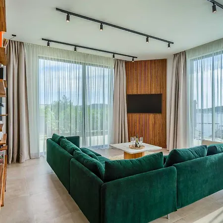 Allina, 5-bedroom With Panoramic Views, Heated Pool * Podglavica