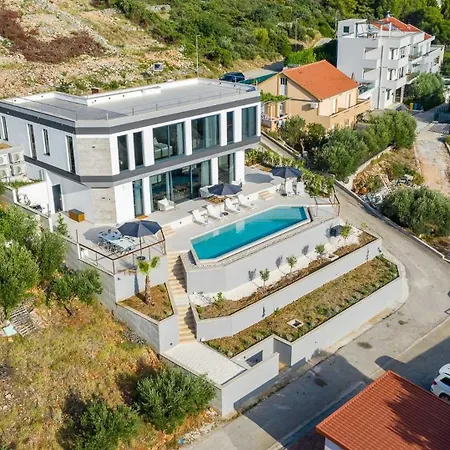Allina - Heated Pool, Rooftop Jacuzzi&sea Views Villa *