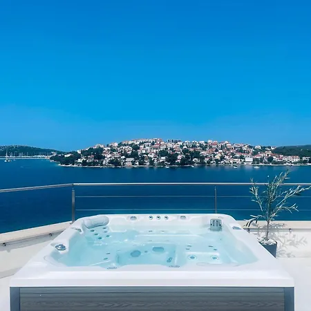 Allina - Heated Pool, Rooftop Jacuzzi & Sea Views * Podglavica
