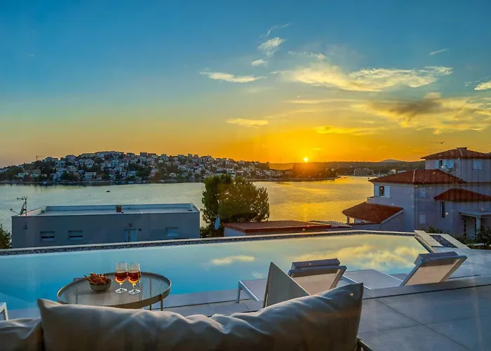 Allina, 5-bedroom With Panoramic Views, Heated Pool Podglavica