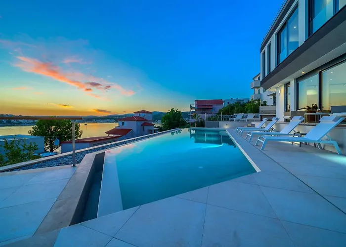 Allina, 5-bedroom With Panoramic Views, Heated Pool * Podglavica