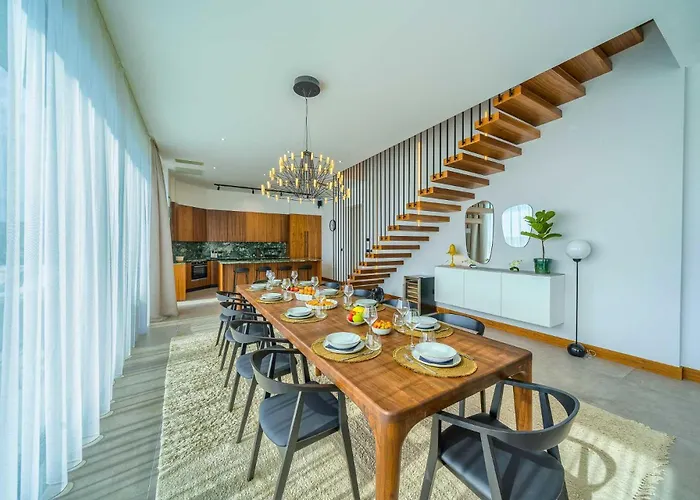 Villa Allina, 5-bedroom With Panoramic Views, Heated Pool