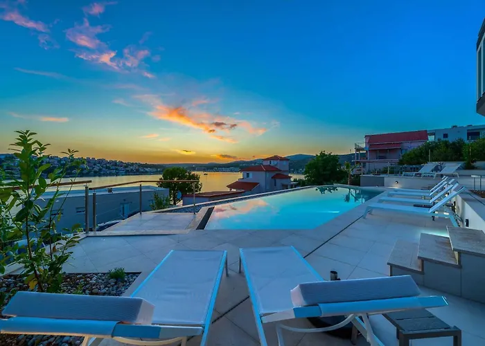 Allina, 5-bedroom With Panoramic Views, Heated Pool * Podglavica