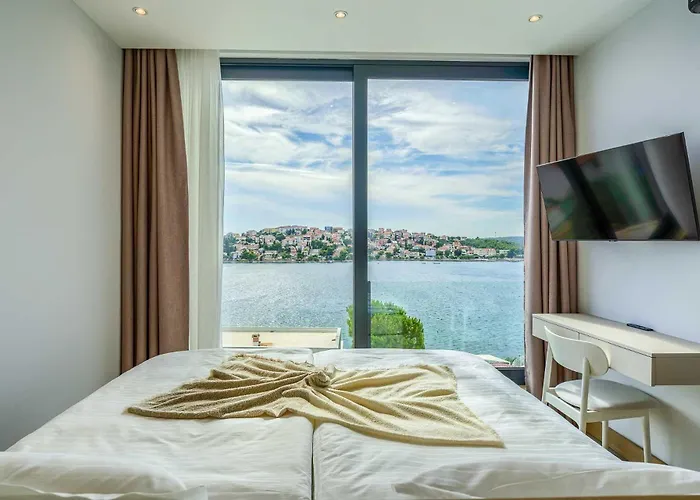 Allina, 5-bedroom With Panoramic Views, Heated Pool * Podglavica