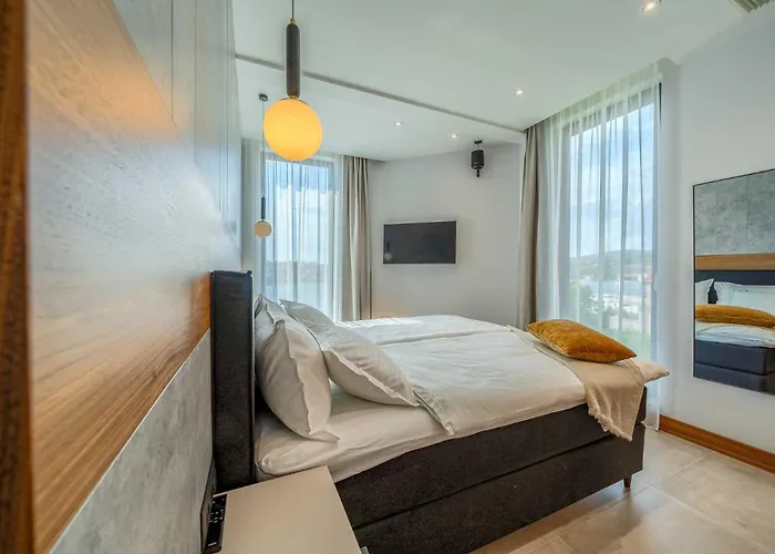 Willa Allina, 5-bedroom With Panoramic Views, Heated Pool *