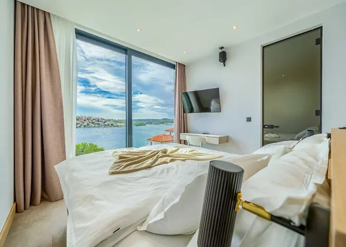 Allina, 5-bedroom With Panoramic Views, Heated Pool Podglavica