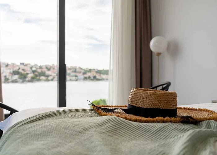 Allina, 5-bedroom With Panoramic Views, Heated Pool Willa *