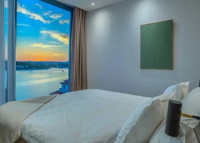 Allina, 5-bedroom With Panoramic Views, Heated Pool