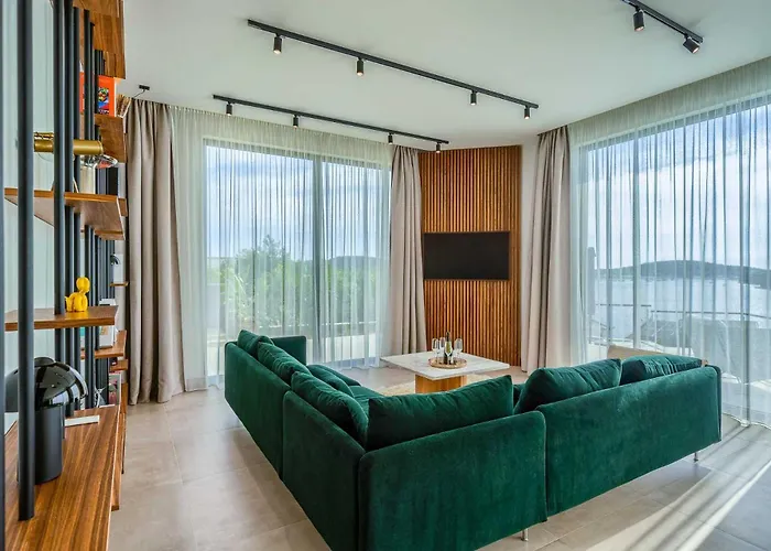 Allina, 5-bedroom With Panoramic Views, Heated Pool * Podglavica