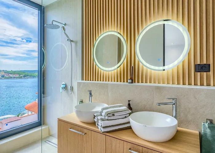 Willa Allina, 5-bedroom With Panoramic Views, Heated Pool