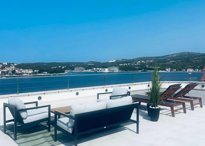 Villa Allina, 5-bedroom With Panoramic Views, Heated Pool